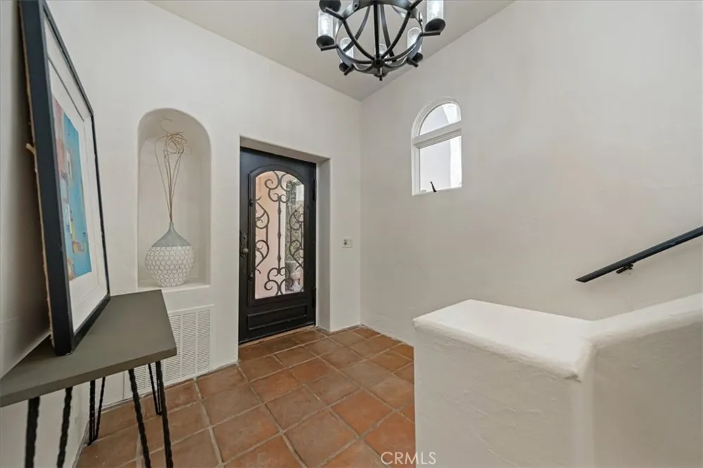 1046 Oro Laguna Beach, CA 92651