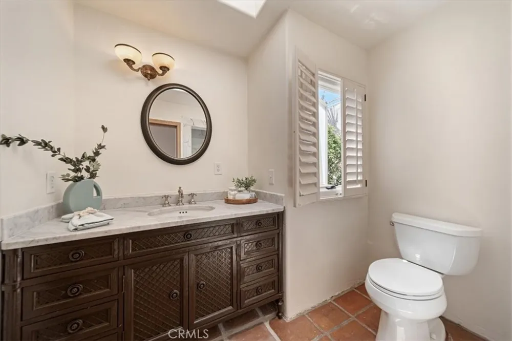 1046 Oro Laguna Beach, CA 92651
