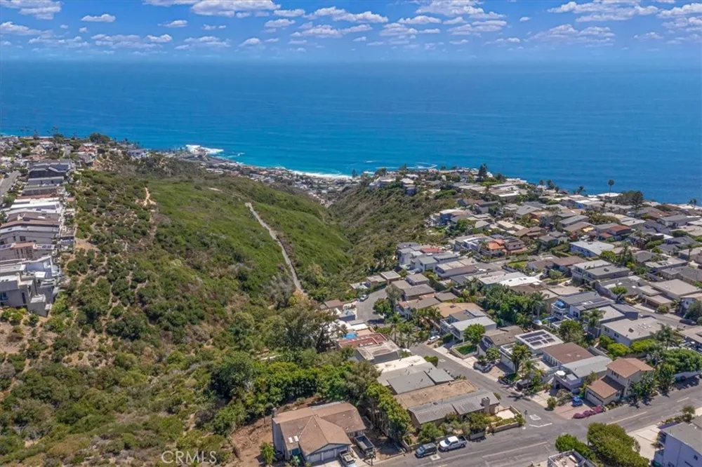 1046 Oro Laguna Beach, CA 92651