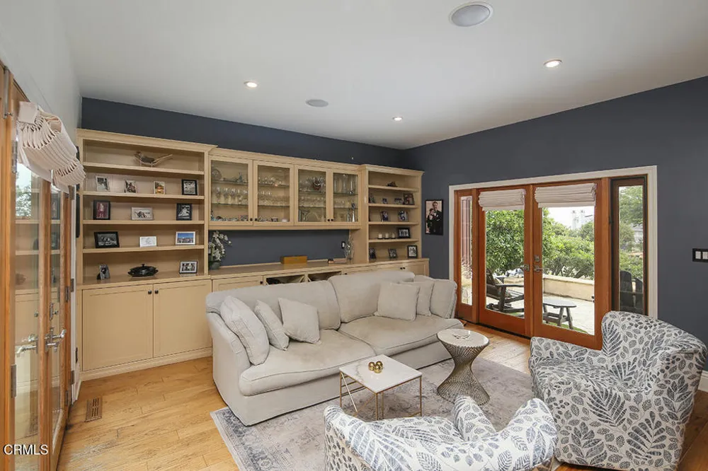 5432 Vista Del Arroyo Drive La Crescenta, CA 91214