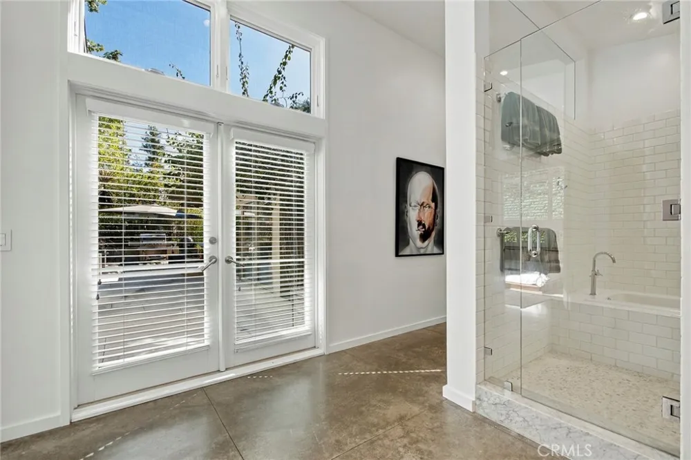 5128 Hillard La Canada Flintridge, CA 91011