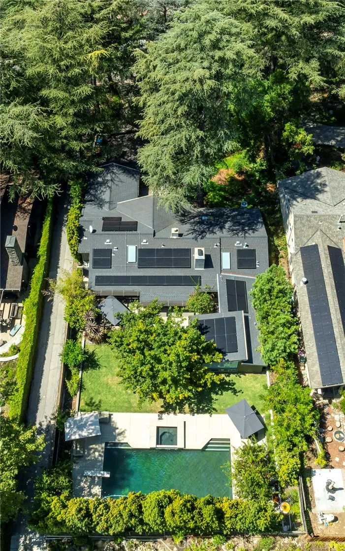 5128 Hillard La Canada Flintridge, CA 91011