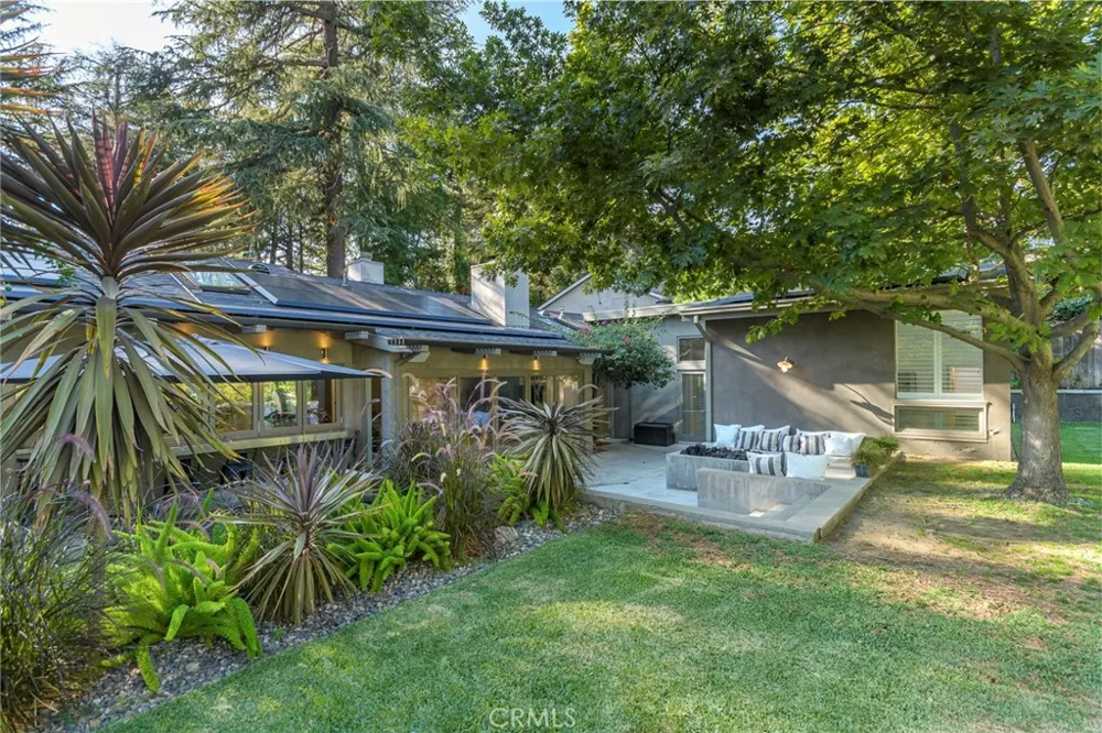 5128 Hillard La Canada Flintridge, CA 91011