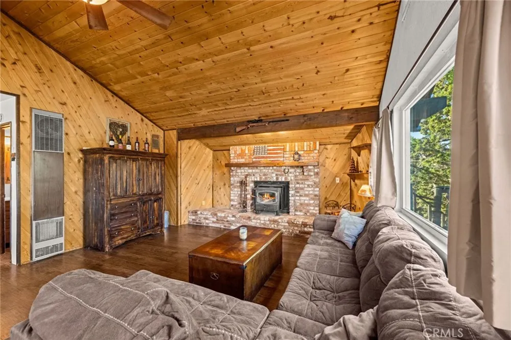 1627 Baldwin Lake Big Bear City, CA 92314