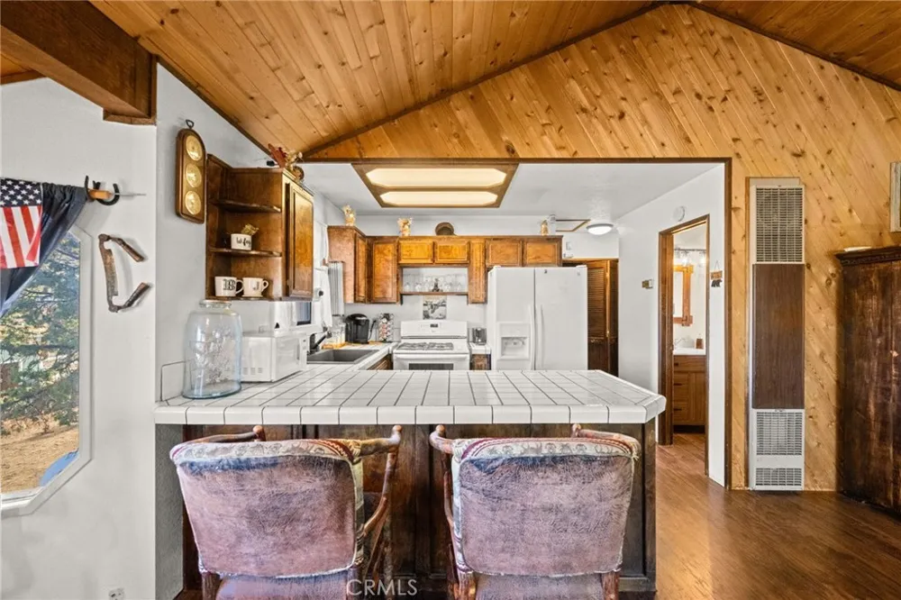 1627 Baldwin Lake Big Bear City, CA 92314