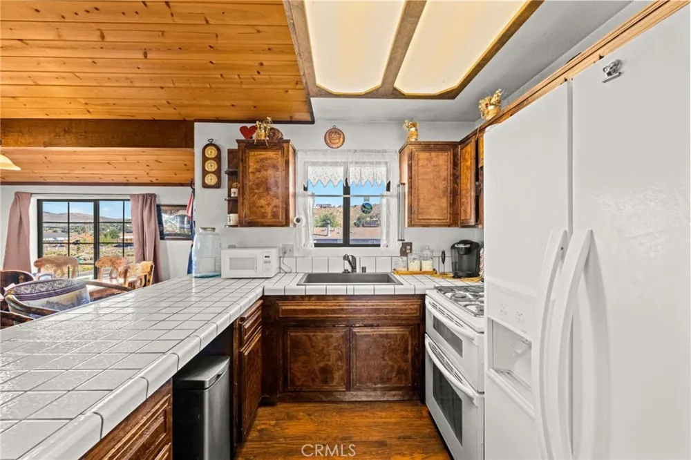 1627 Baldwin Lake Big Bear City, CA 92314