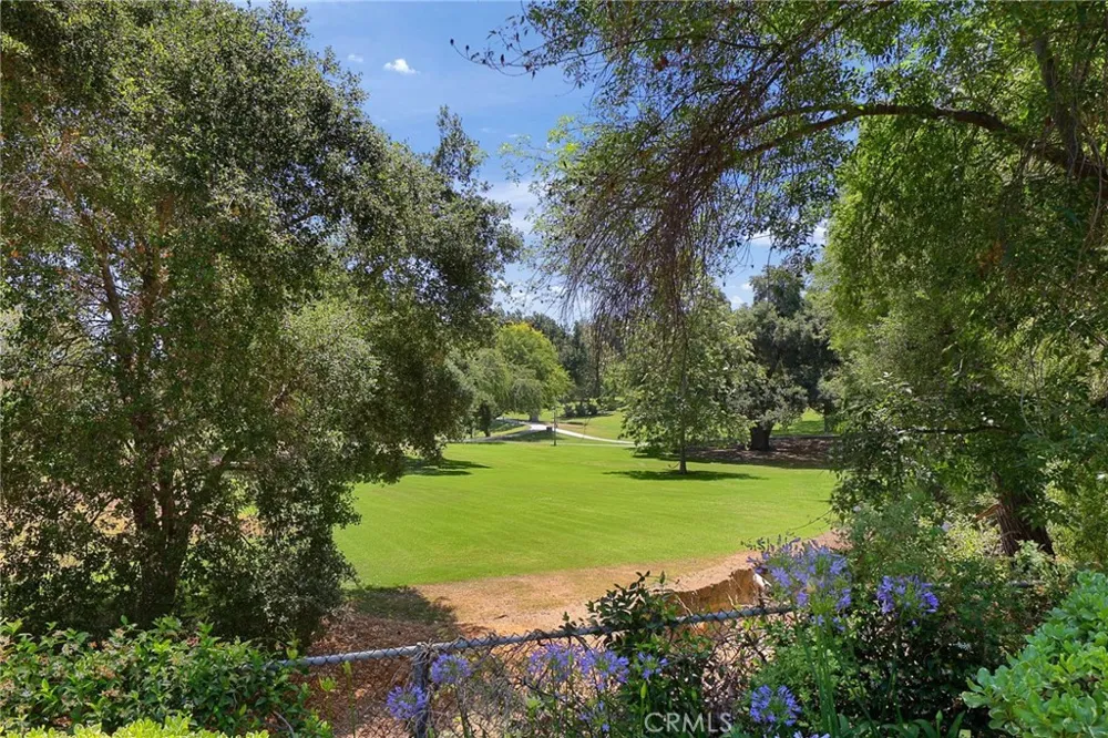 4722 Park Granada #205 Calabasas, CA 91302