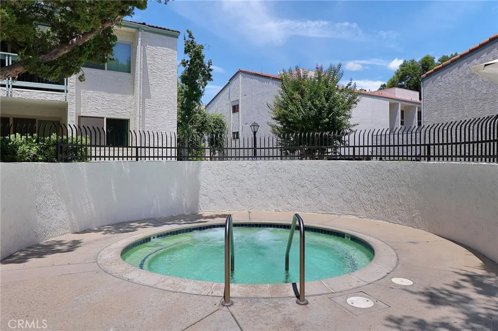 4722 Park Granada #205 Calabasas, CA 91302