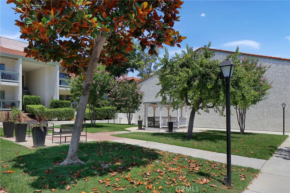 4722 Park Granada #205 Calabasas, CA 91302