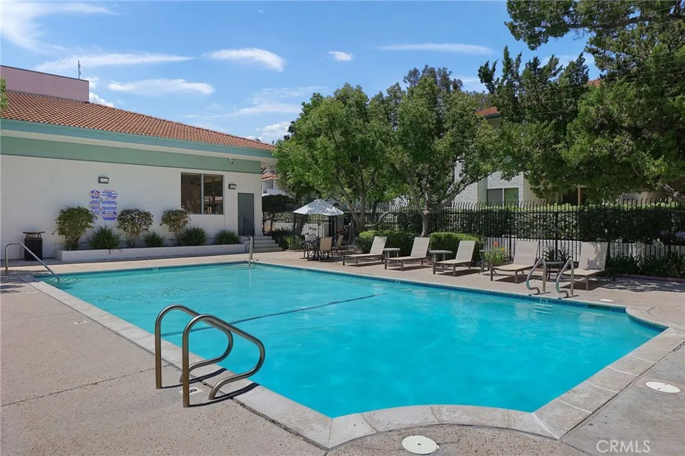 4722 Park Granada #205 Calabasas, CA 91302