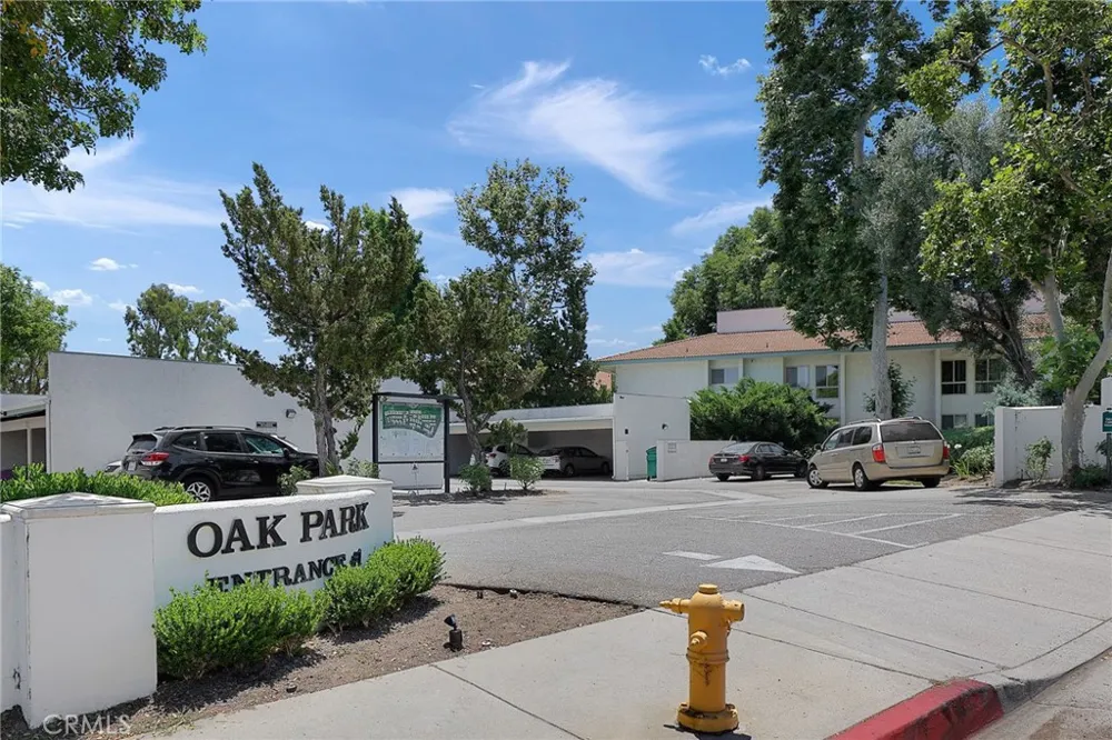 4722 Park Granada #205 Calabasas, CA 91302