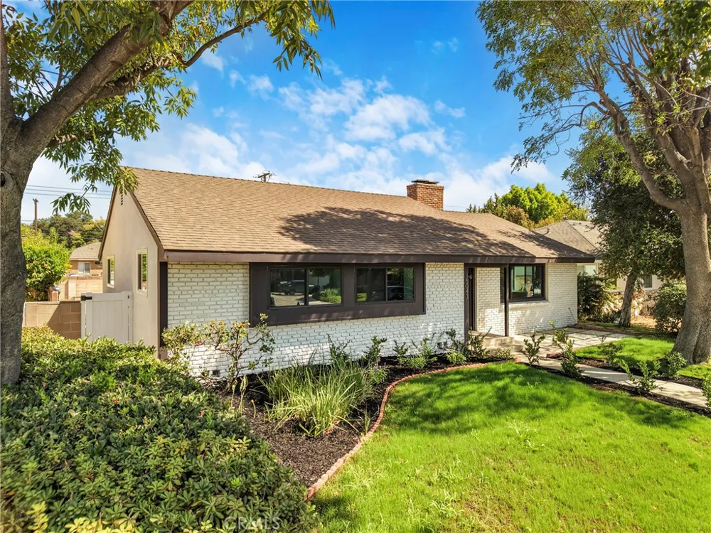 15043 Tuba Los Angeles, CA 91345