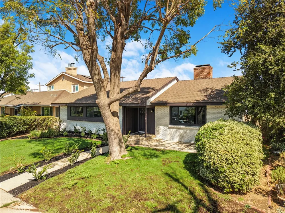 15043 Tuba Los Angeles, CA 91345