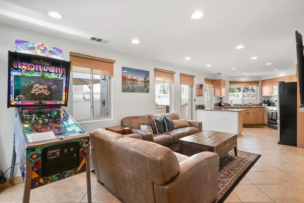 1311 Pacific Beach Dr San Diego, CA 92109