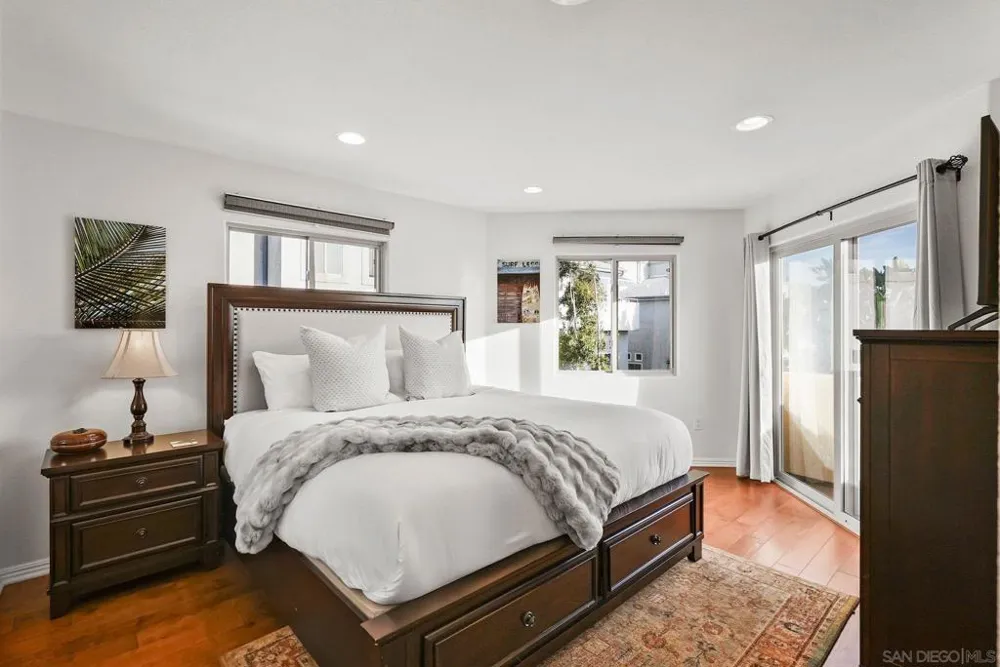 1311 Pacific Beach Dr San Diego, CA 92109