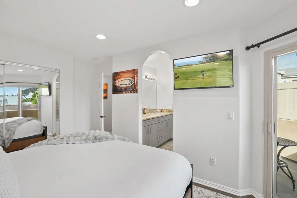1311 Pacific Beach Dr San Diego, CA 92109