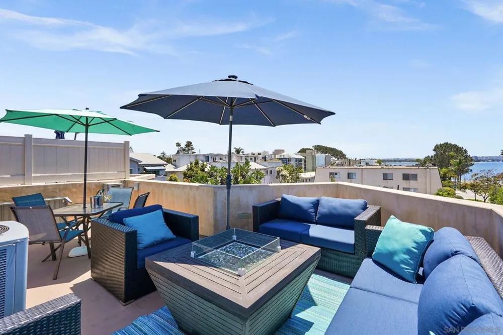 1311 Pacific Beach Dr San Diego, CA 92109