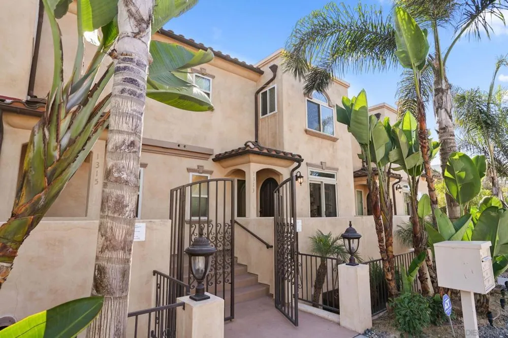 1311 Pacific Beach Dr San Diego, CA 92109