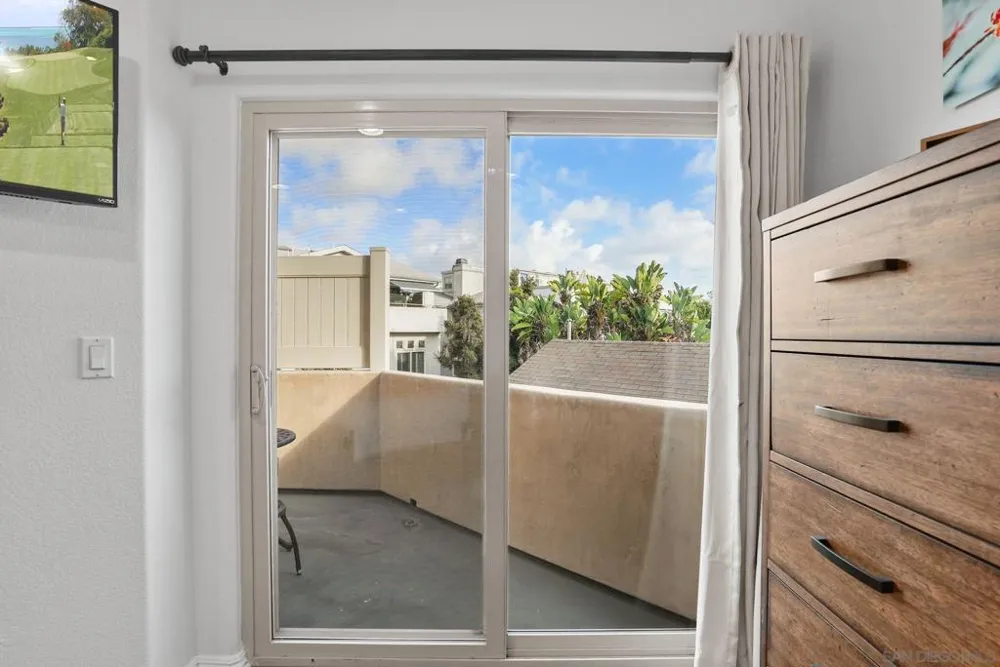 1311 Pacific Beach Dr San Diego, CA 92109