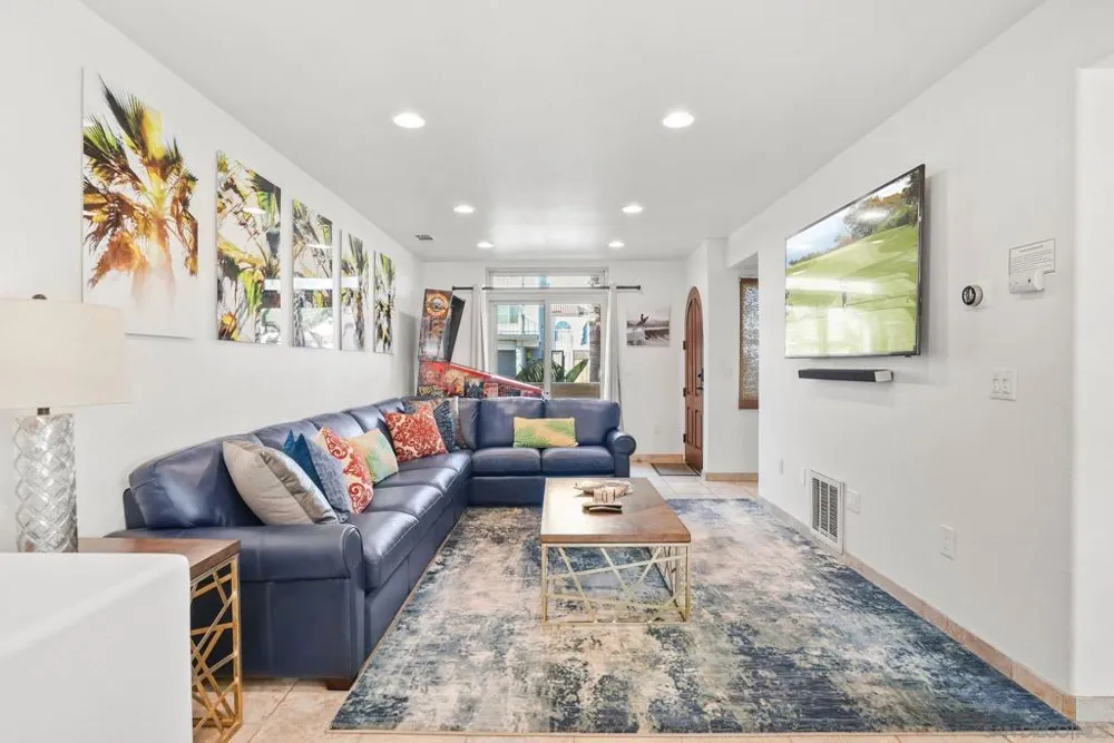 1311 Pacific Beach Dr San Diego, CA 92109