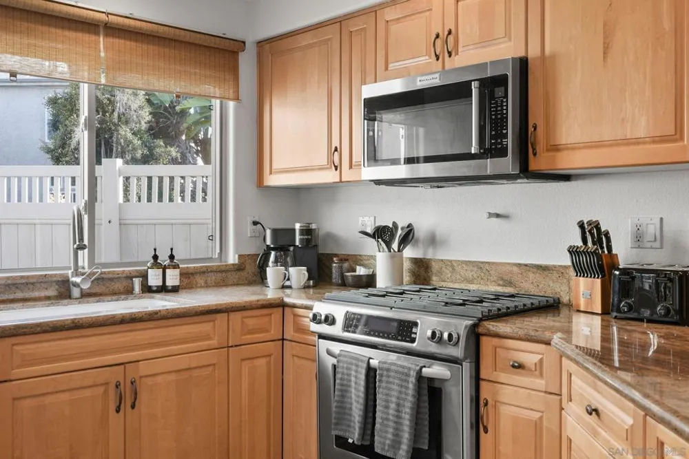 1311 Pacific Beach Dr San Diego, CA 92109