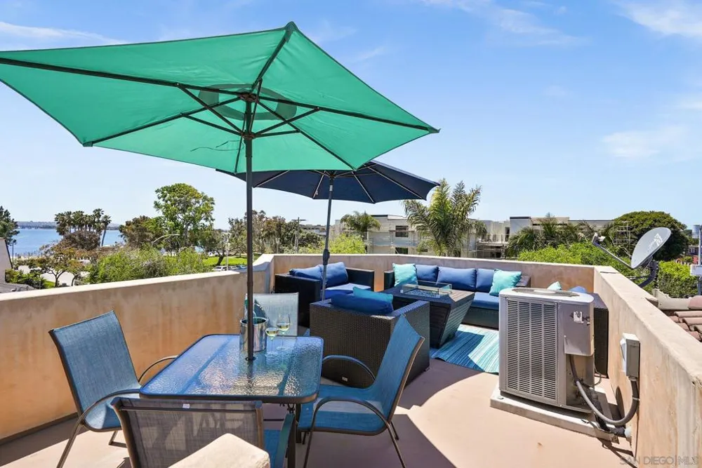 1311 Pacific Beach Dr San Diego, CA 92109