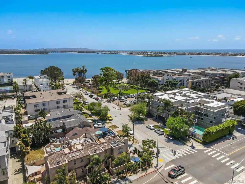 1311 Pacific Beach Dr San Diego, CA 92109