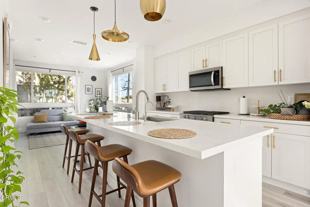 2931 W Exposition Place #1 Los Angeles, CA 90018