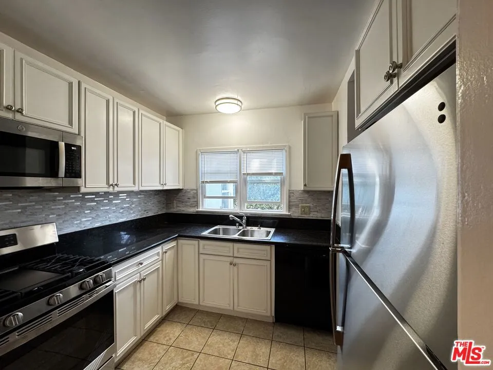 1242 Edris Drive Los Angeles, CA 90035