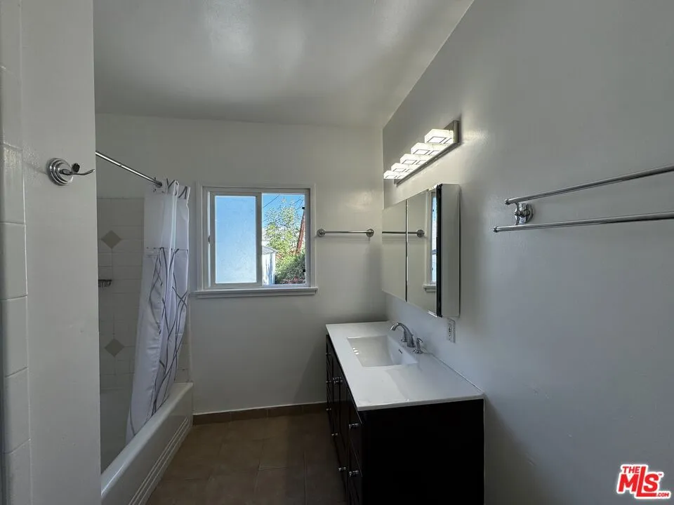 1242 Edris Drive Los Angeles, CA 90035