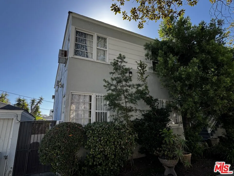 1242 Edris Drive Los Angeles, CA 90035