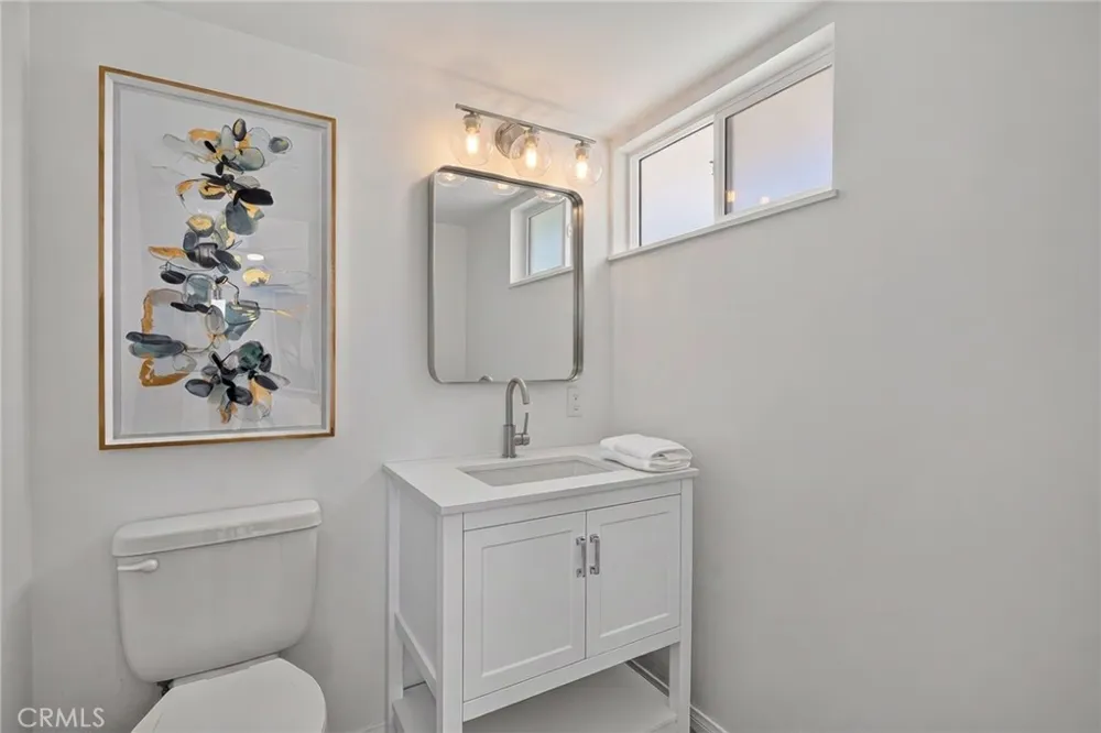 410 Lenwood Costa Mesa, CA 92627