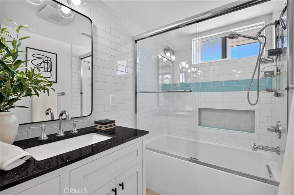 410 Lenwood Costa Mesa, CA 92627