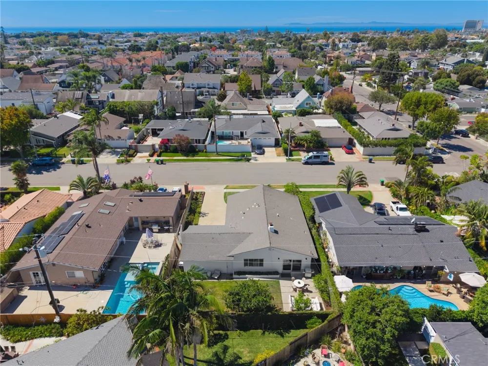 410 Lenwood Costa Mesa, CA 92627