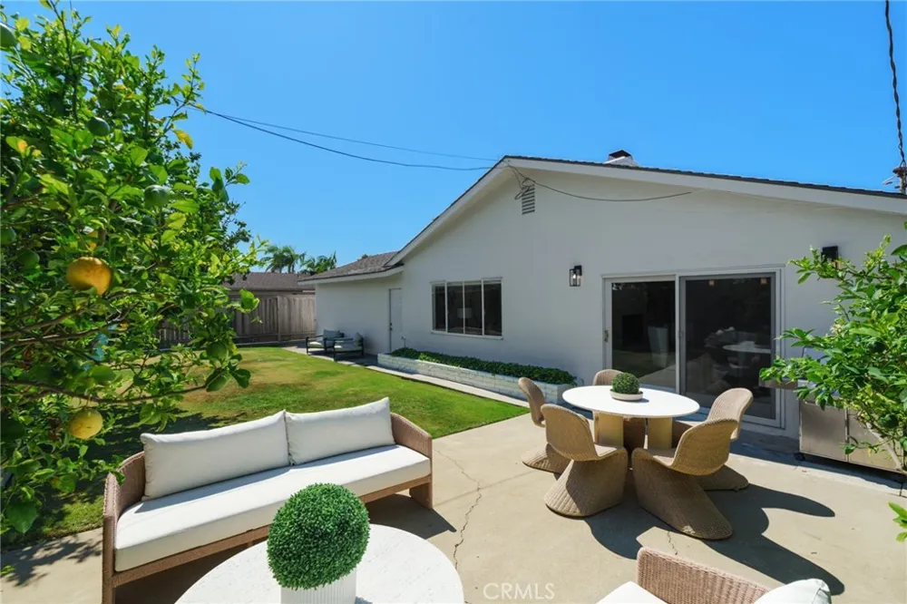 410 Lenwood Costa Mesa, CA 92627