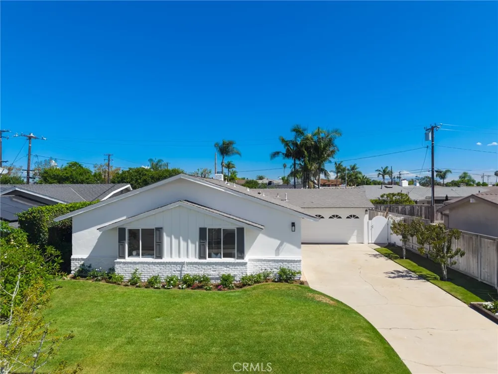 410 Lenwood Costa Mesa, CA 92627