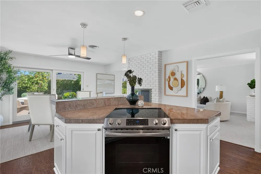 410 Lenwood Costa Mesa, CA 92627