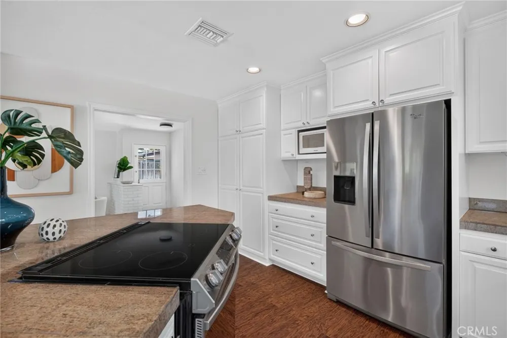 410 Lenwood Costa Mesa, CA 92627