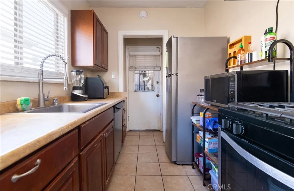 482 E 59th Street Long Beach, CA 90805