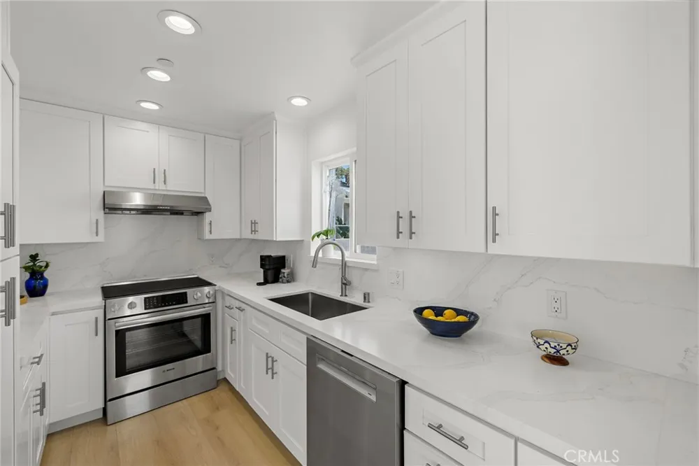1045 Gaviota Drive #B Laguna Beach, CA 92651
