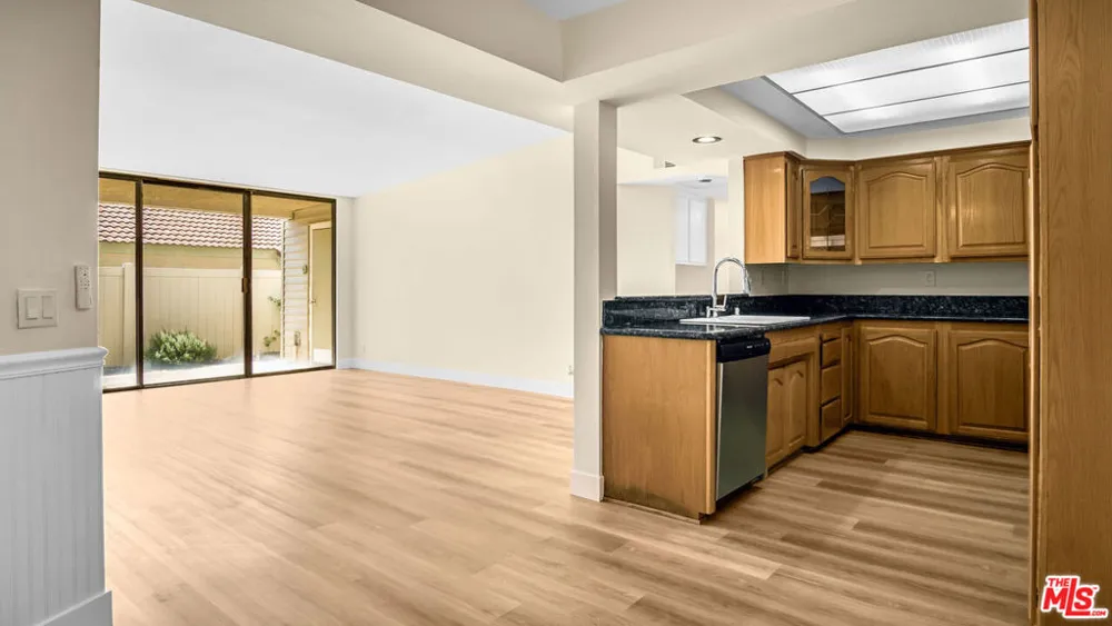 75 Carriage Way Pomona, CA 91766