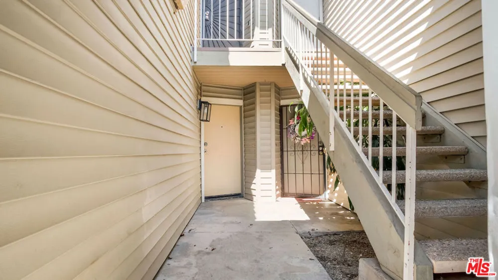 75 Carriage Way Pomona, CA 91766