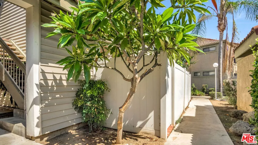 75 Carriage Way Pomona, CA 91766