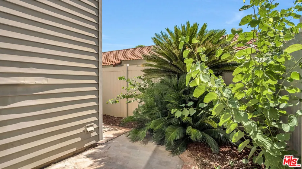 75 Carriage Way Pomona, CA 91766