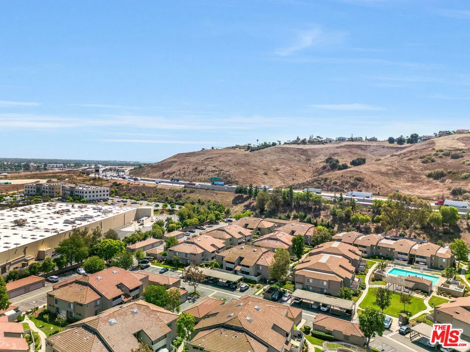 75 Carriage Way Pomona, CA 91766