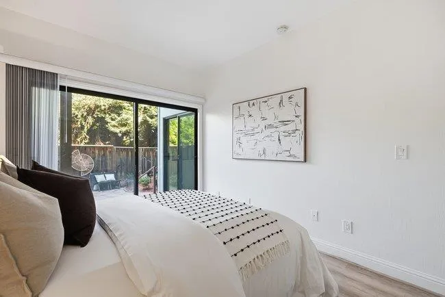 1286 Woodside Road Redwood City, CA 94061