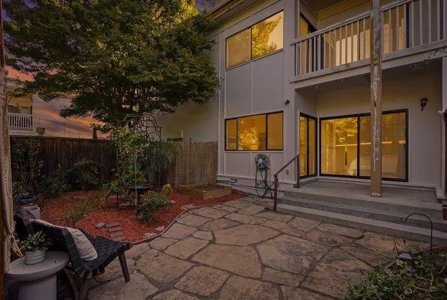 1286 Woodside Road Redwood City, CA 94061