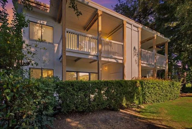 1286 Woodside Road Redwood City, CA 94061