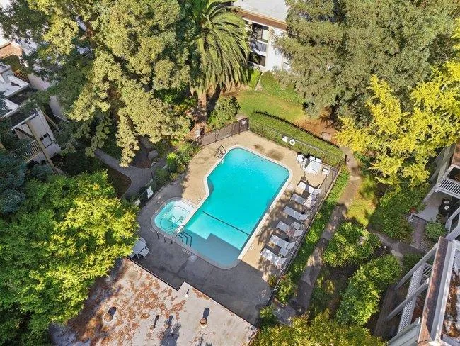 1286 Woodside Road Redwood City, CA 94061