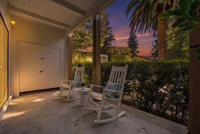 1286 Woodside Road Redwood City, CA 94061